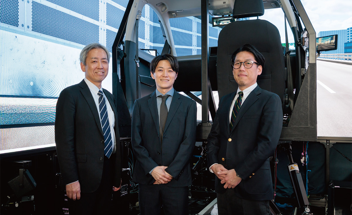 友安 大輔 氏、平野 高広 氏、姫野 信幸 氏（株式会社エステック）